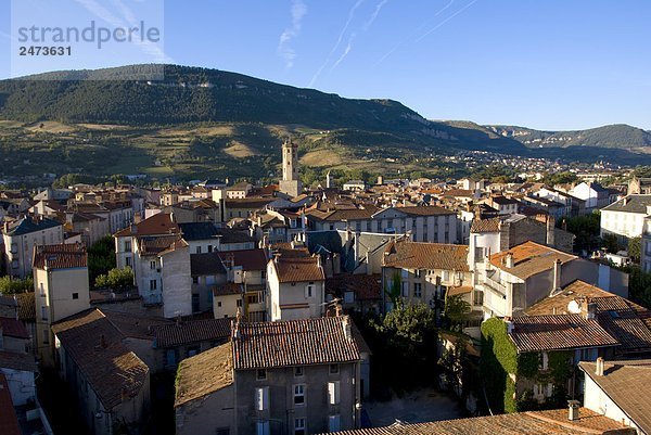 Erhöhte Ansicht der Stadt  Millau  Aveyron  Midi-Pyrenees  Frankreich