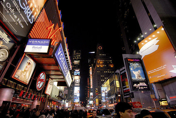 USA  New York  New York City. Times Square in der Nacht