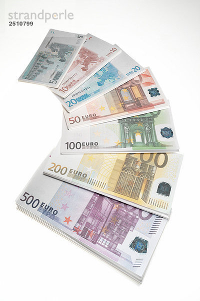 Euro-Banknoten  aufgefächert  erhöhte Ansicht