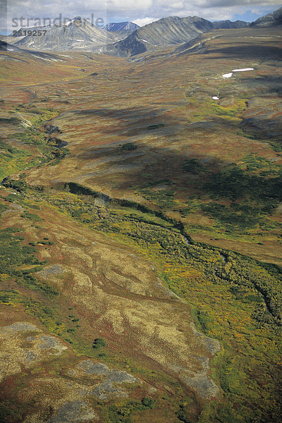 Aerial der Ausläufer der Aleutenkette SW AK Herbst Katmai NP