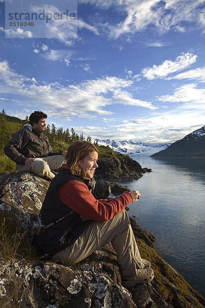 sehen Sommer Süden Alaska Fjord Mann und Frau