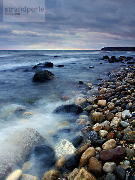 Felsiges Ufer am Lake Michigan  Wisconsin