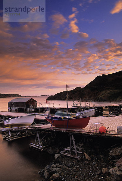 Docken Sie bei Sonnenuntergang  Durrell  Neufundland & Labrador