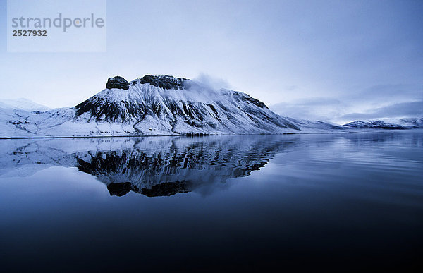 Berg besinnung  Grise Fiord  Nunavut.