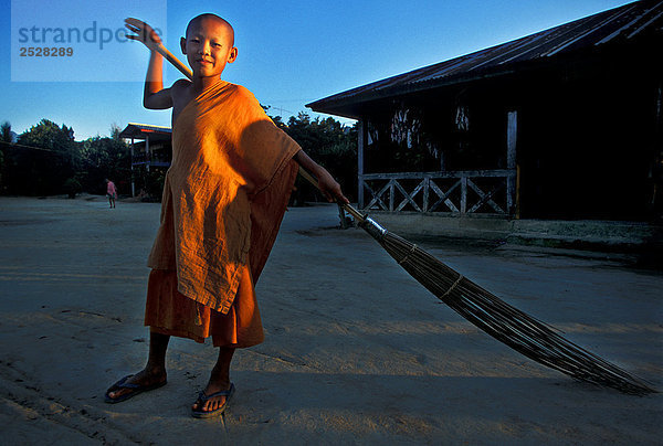 Anfänger Mönch  Kasi  Laos