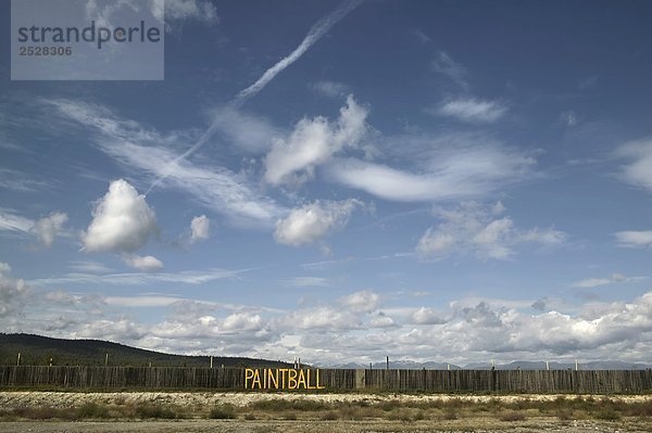 Zaun rund um eine Paintball Yard  British Columbia