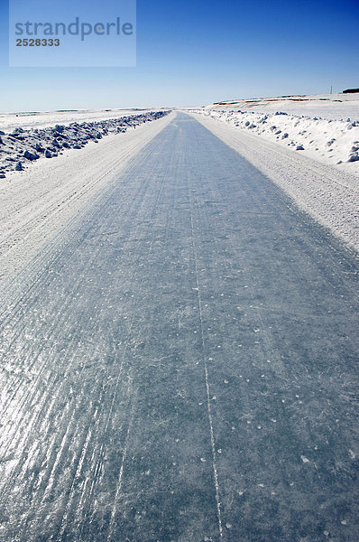 Eis-Straße  Cambridge Bay  Nunavut