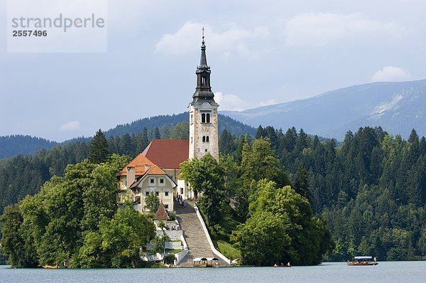 Kirche am Seeufer  Bleder See  Gorenjska  Balkan-Halbinsel  Krain  Slowenien