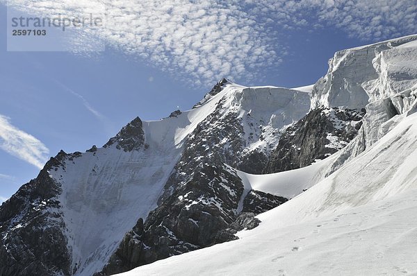 Schneebedeckte Gebirge  Sulden  Ortles  Trentino-Alto Adige  Italien