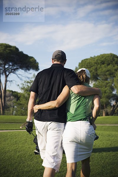 Ein skandinavischen paar am Golfplatz Türkei
