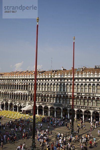 Luftbild von Touristen am Altstädter Ring  Piazza San Marco  Markusplatz  Veneto  Venedig  Italien