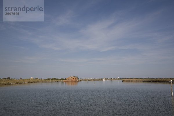 Fluss in Feld  Valli Di Comacchio  Emilia-Romagna  Italien