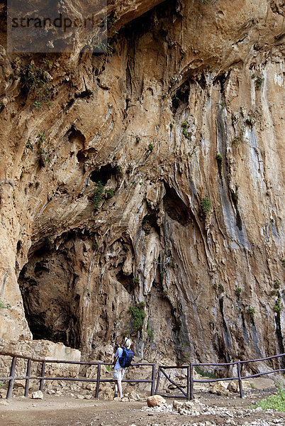 Italien  Sizilien  San Vito lo Capo  Naturreservat Zingaro  Torre dell'Uzzo Höhle