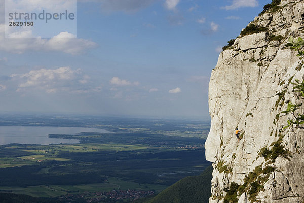 Gederer Wand  Man free climbing