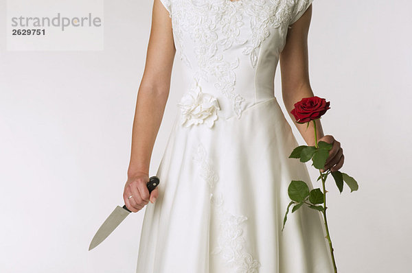 Braut mit Messer und Rose  Mittelteil
