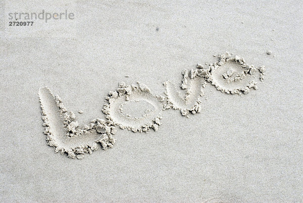 Deutschland  Amrum  Das Wort Liebe in Sand geschrieben