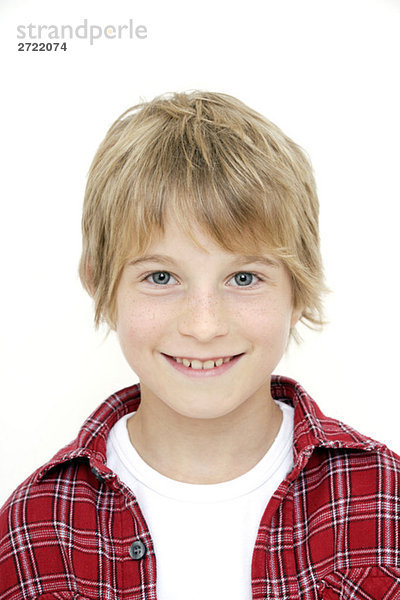 Junge (10-11) lächelnd  Portrait  Nahaufnahme