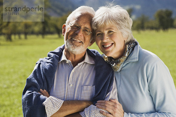 Österreich  Karwendel  Ahornboden  Seniorenpaar  lächelnd  Portrait
