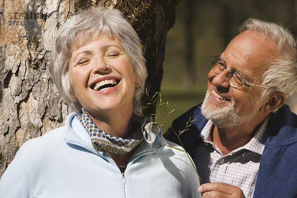 Österreich  Karwendel  Seniorenpaar lächelnd  Portrait
