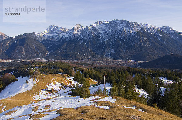 Bäume auf Schnee bedeckt Landschaft  Karwendel  Wettersteingebirge  Deutschland