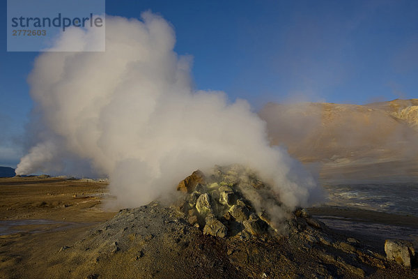 10850290  Island  Hverir  Natur  Landschaften  Landschaft  Reisen  vulkanische  Vulkanismus  Geysir  Wasser  Dampf  Fumarole