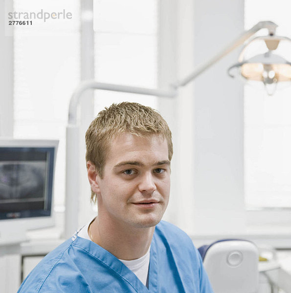 Portrait eines Zahnarztes