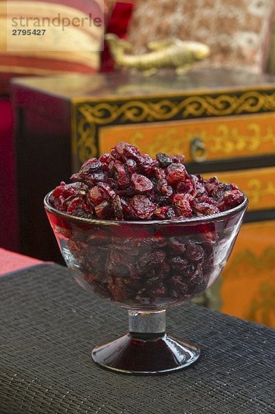Getrocknete Cranberries in Glasschale