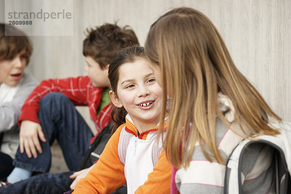 Grundschule Schüler diskutieren