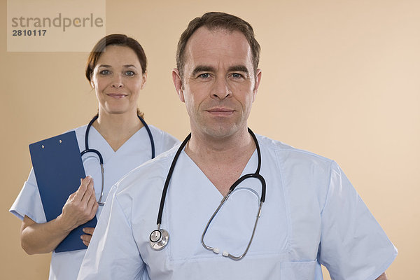 Porträt von Ärzten mit Stethoskope