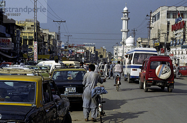 Verkehr auf den Straßen von Rawalpindi Pakistan.