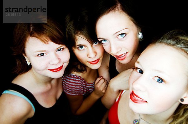 Vier Mädchen im Teenageralter Schweden.