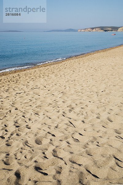Der Strand am Morgen Finikunda Griechenland.