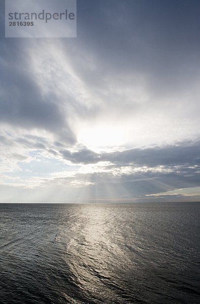 Sonne über den Ozean Öresund Schweden.