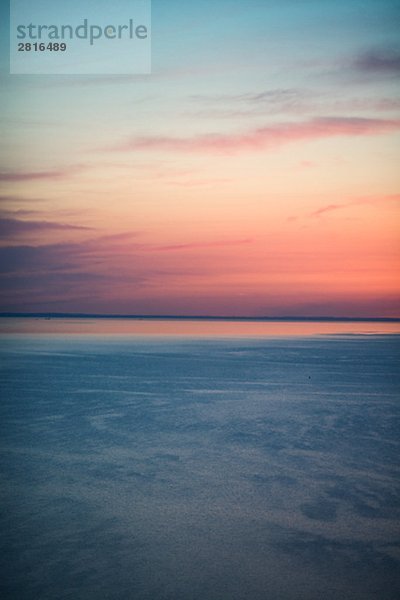 Sonnenuntergang über Öresund Schweden.