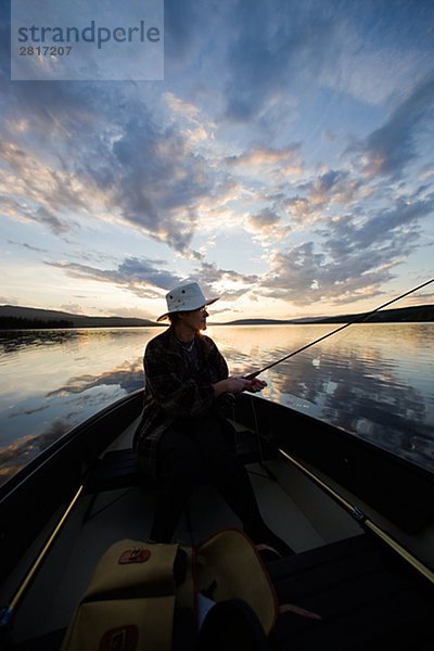 Eine Frau Jämtland Schweden Angeln.