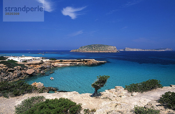 Resort an der K??ste  Cala Comte  Ibiza  Balearen Inseln  Spanien
