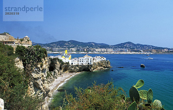 Erhöhte Ansicht von Gebäuden Waterfront  Dalt Vila  Ibiza-Stadt  Ibiza  Balearen Inseln  Spanien