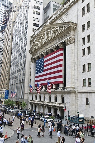 USA  New York City  New York Stock Exchange & Federal Hall  Broad Street & Wall Street