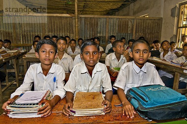 Bangladesch  Unterricht in der Schule in der Nähe von Comilla