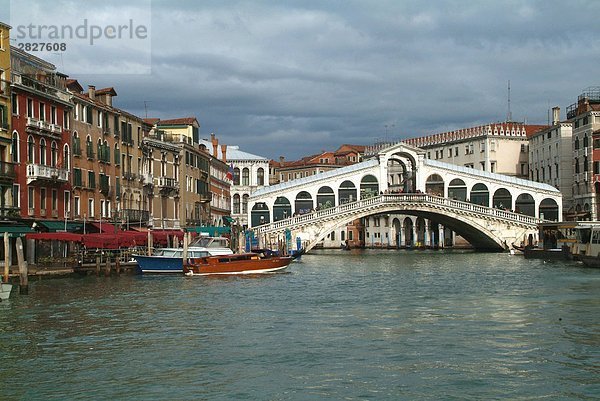 Brücke über Canal  Canal Grande  Rialto-Brücke  Venedig  Veneto  Italien