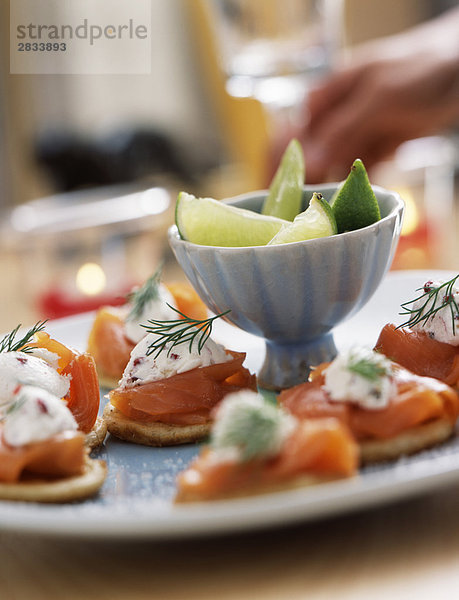 Frische geräuchert Lachs Ziegenkäse Kanapee