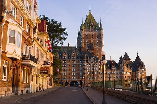 Chateau Frontenac und andere Hotels  Quebec City  rue zusammen Laporte  Québec  Kanada.
