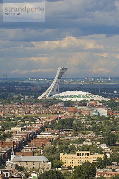 Olympic Stadion und Nachbarschaften Osten Montreal  Québec  Kanada.