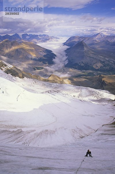 Kletterer auf der North Face von Mount Athabasca  Jasper-Nationalpark in Alberta  Kanada.