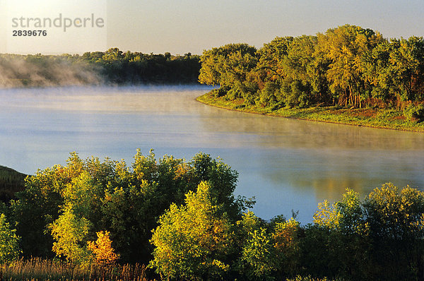 Herbst am Red River in der Nähe von Winnipeg  Manitoba  Kanada.