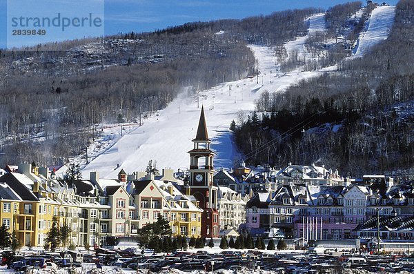 Ansicht des Dorf am Fuße des Mont Tremblant Ski Resort  nördlich von Montreal  Québec  Kanada.