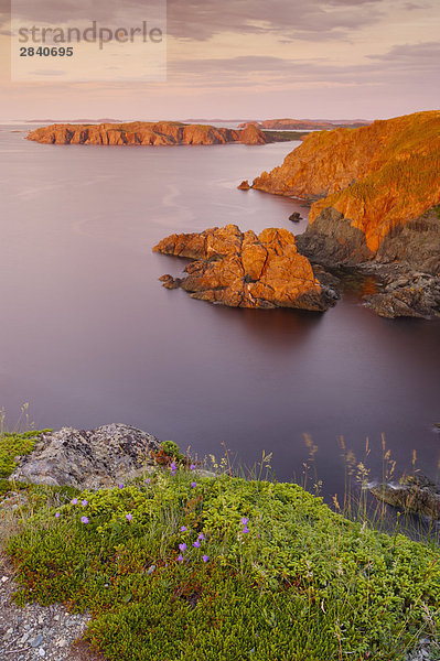 Landschaftlich schön landschaftlich reizvoll Küste Leuchtturm lang langes langer lange zeigen Twillingate unterhalb Kanada