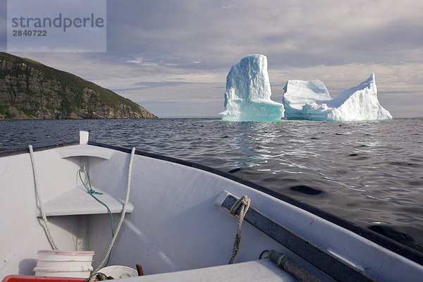 Eisberg Hafen klein Boot gestrandet Unterricht Kanada alt
