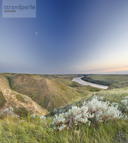 South Saskatchewan River bei 'The Loop' in der Nähe von Leader Saskatchewan  Kanada.