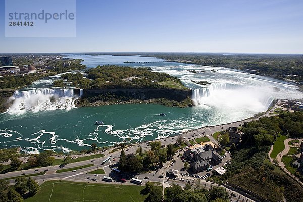 Blick auf die Niagarafälle von Skylon Tower  Niagara Falls  Ontario  Kanada.
